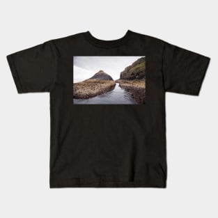 Landing on Staffa Kids T-Shirt